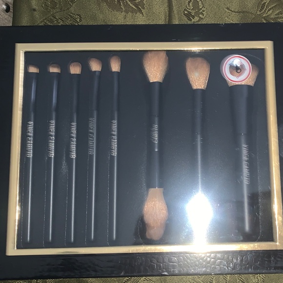 Vince Camuto Other - 🆕-Vince Camuto Black and Gold Brush Set
